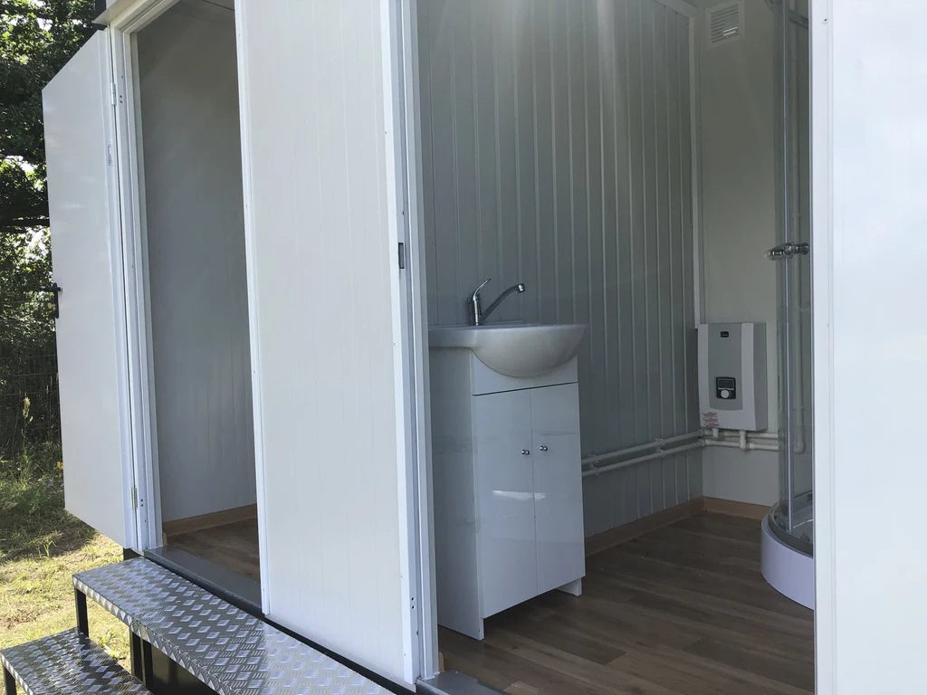 Contenedor sanitario - inodoro + ducha + cisterna