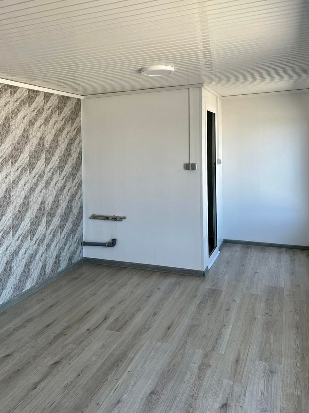 Mini Container House 18 m² – Solución habitacional completa con baño