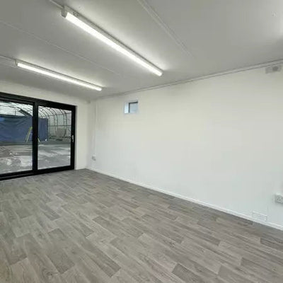 Contenedor de oficina 9,7 x 3 m con puerta corrediza Nuevo