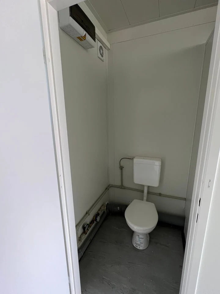 CONTENEDOR SANITARIO DE 6,00 x 2,44 M CON 5 SANITARIOS