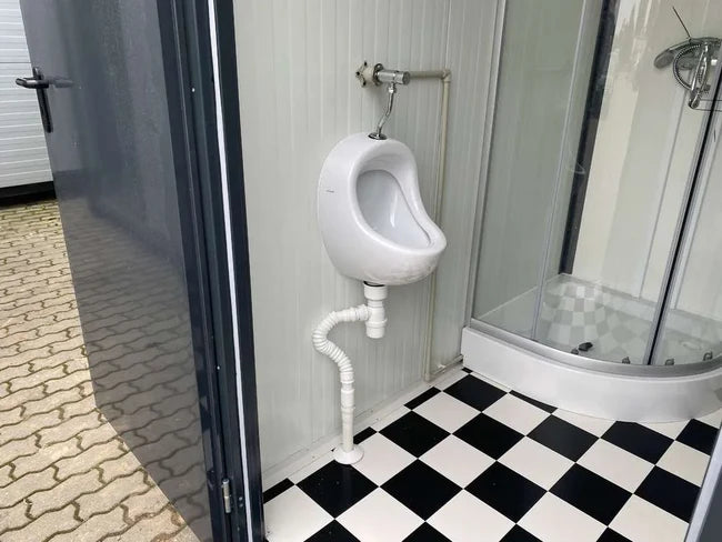 Contenedor Sanitario 4 × 2 m – WC Doble con Duchas
